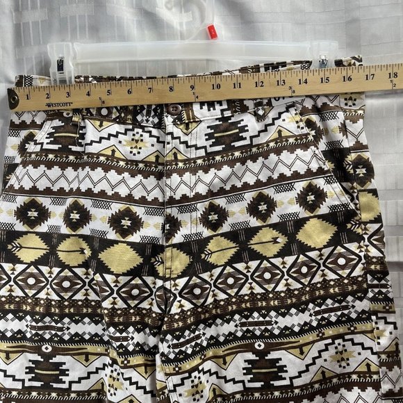 Beyond The Limit Shorts Mens Size 34 Aztec Print Multicolor - Picture 13 of 13
